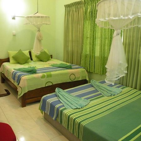 Henderson Airport Residence Negombo Exterior photo