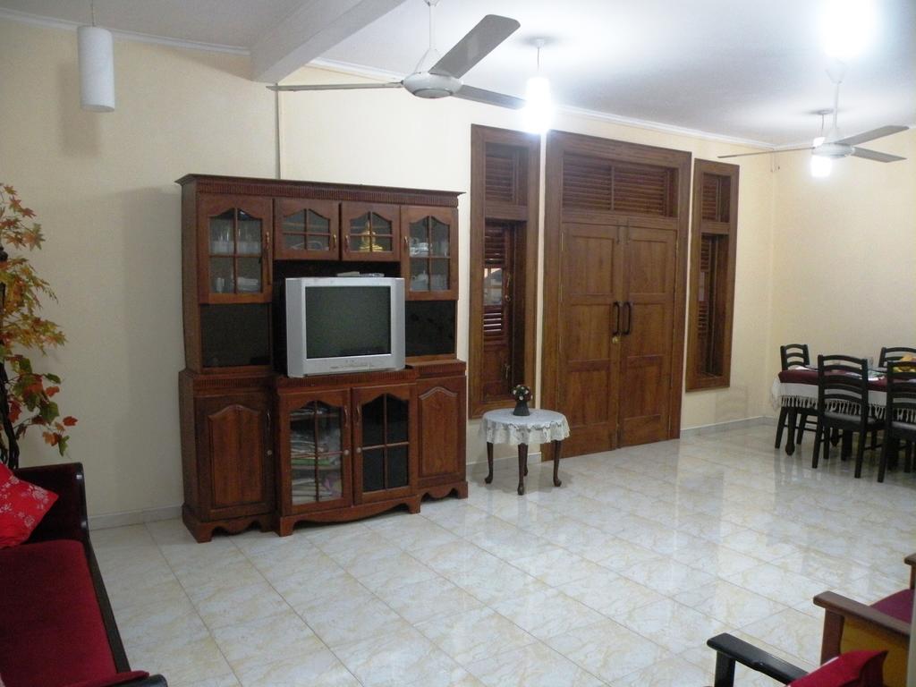 Henderson Airport Residence Negombo Exterior photo