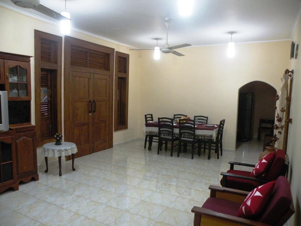 Henderson Airport Residence Negombo Exterior photo
