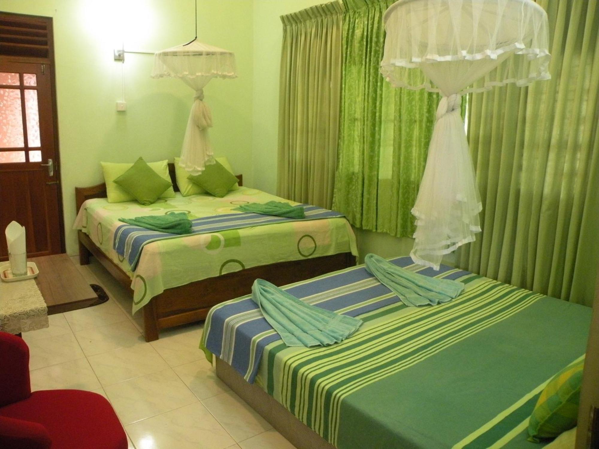 Henderson Airport Residence Negombo Exterior photo