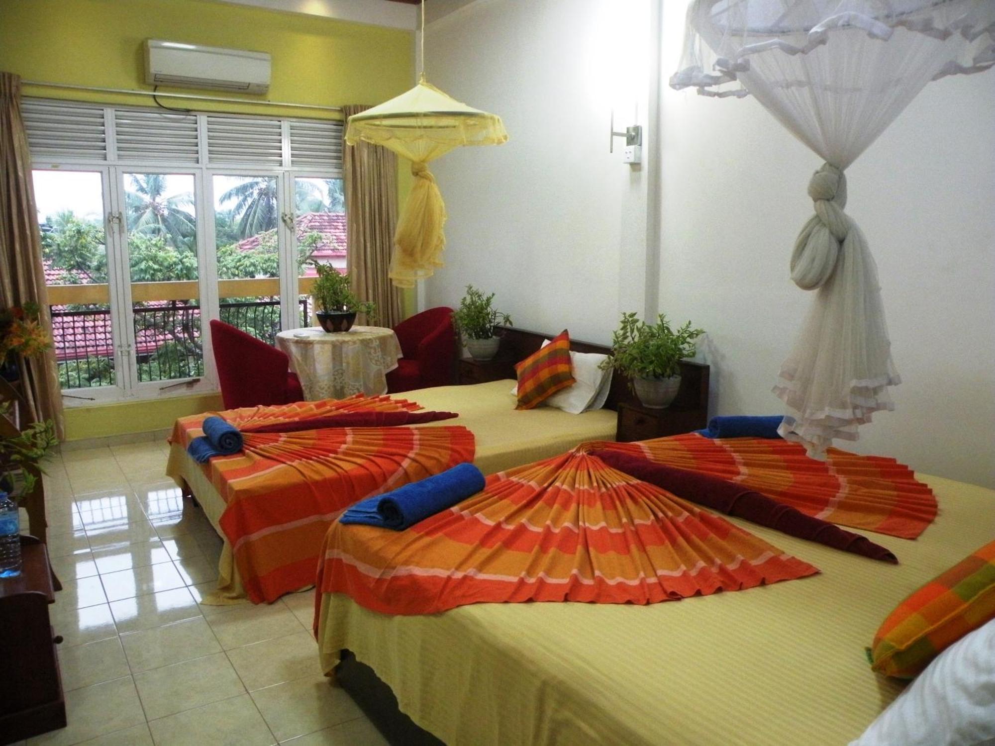 Henderson Airport Residence Negombo Room photo