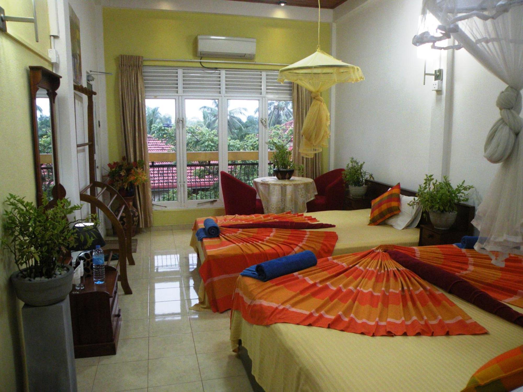 Henderson Airport Residence Negombo Room photo