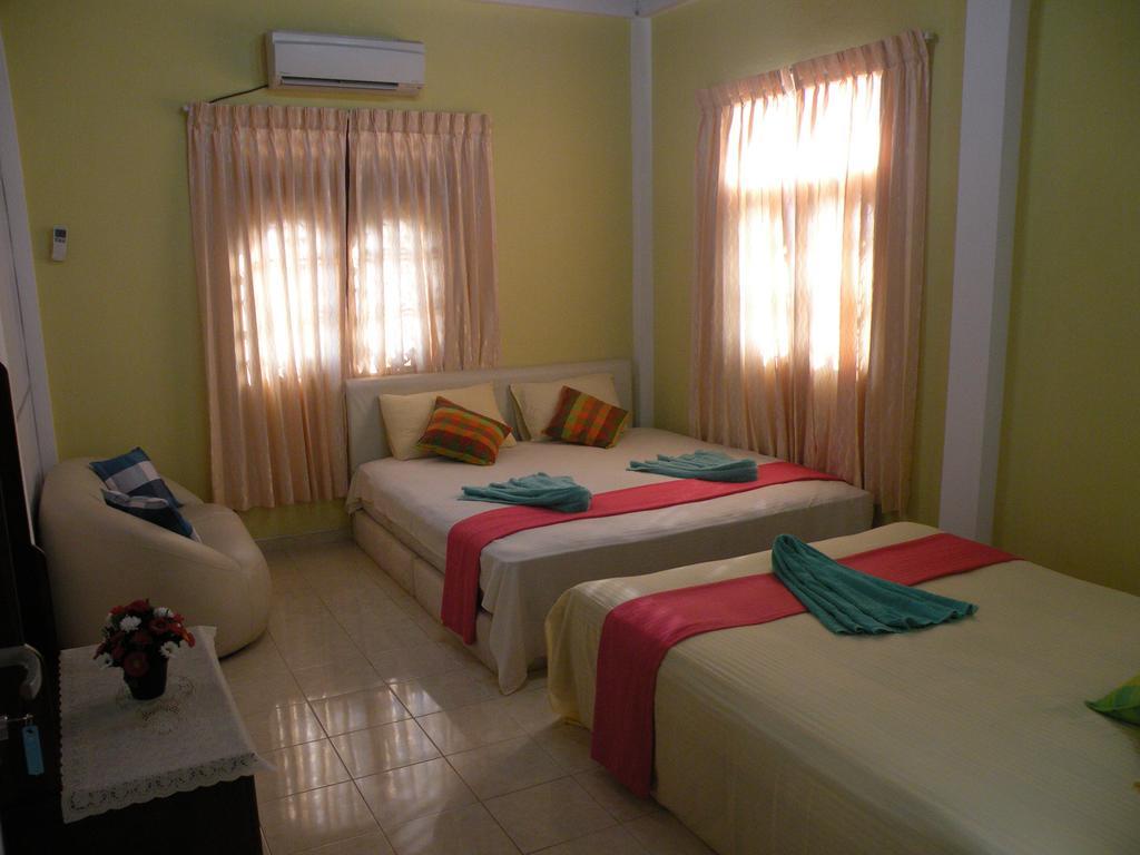 Henderson Airport Residence Negombo Room photo