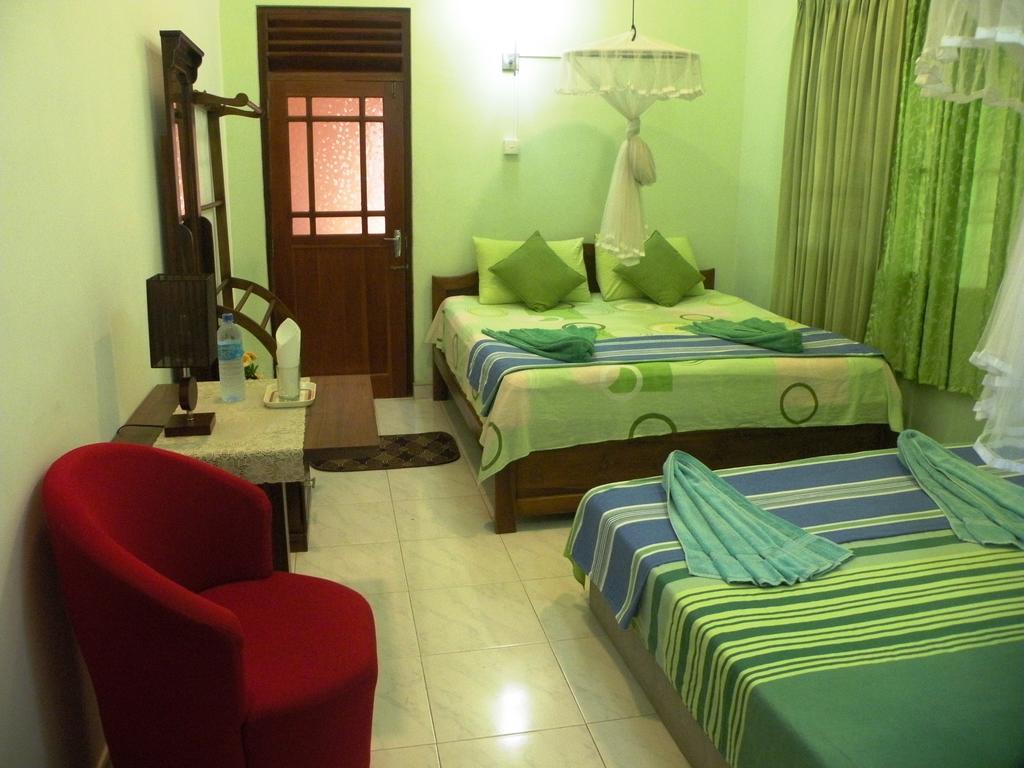 Henderson Airport Residence Negombo Exterior photo