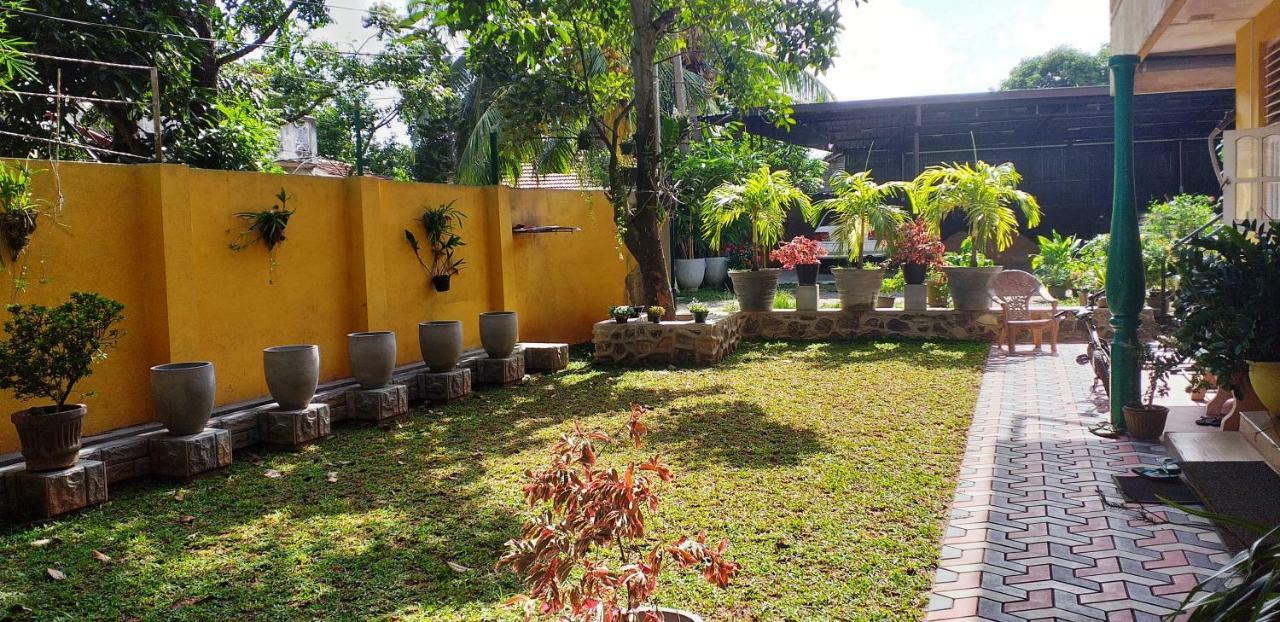 Henderson Airport Residence Negombo Exterior photo