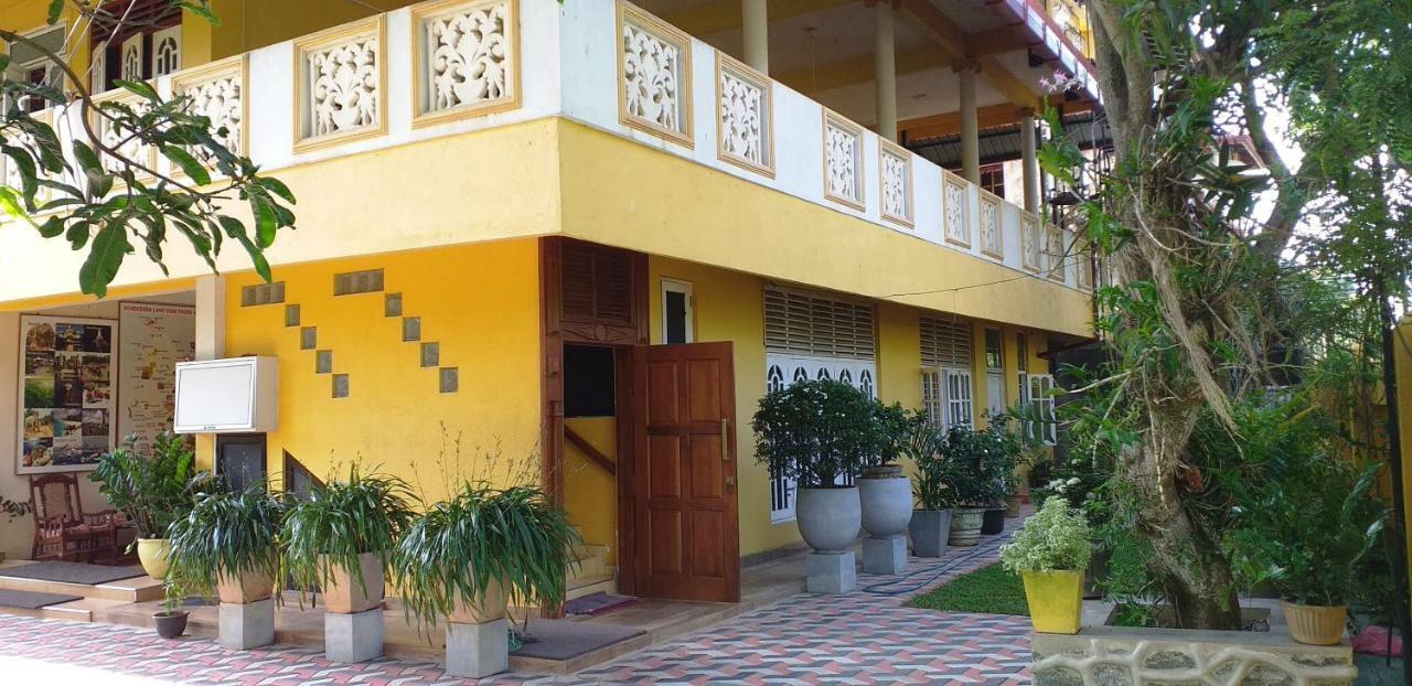 Henderson Airport Residence Negombo Exterior photo
